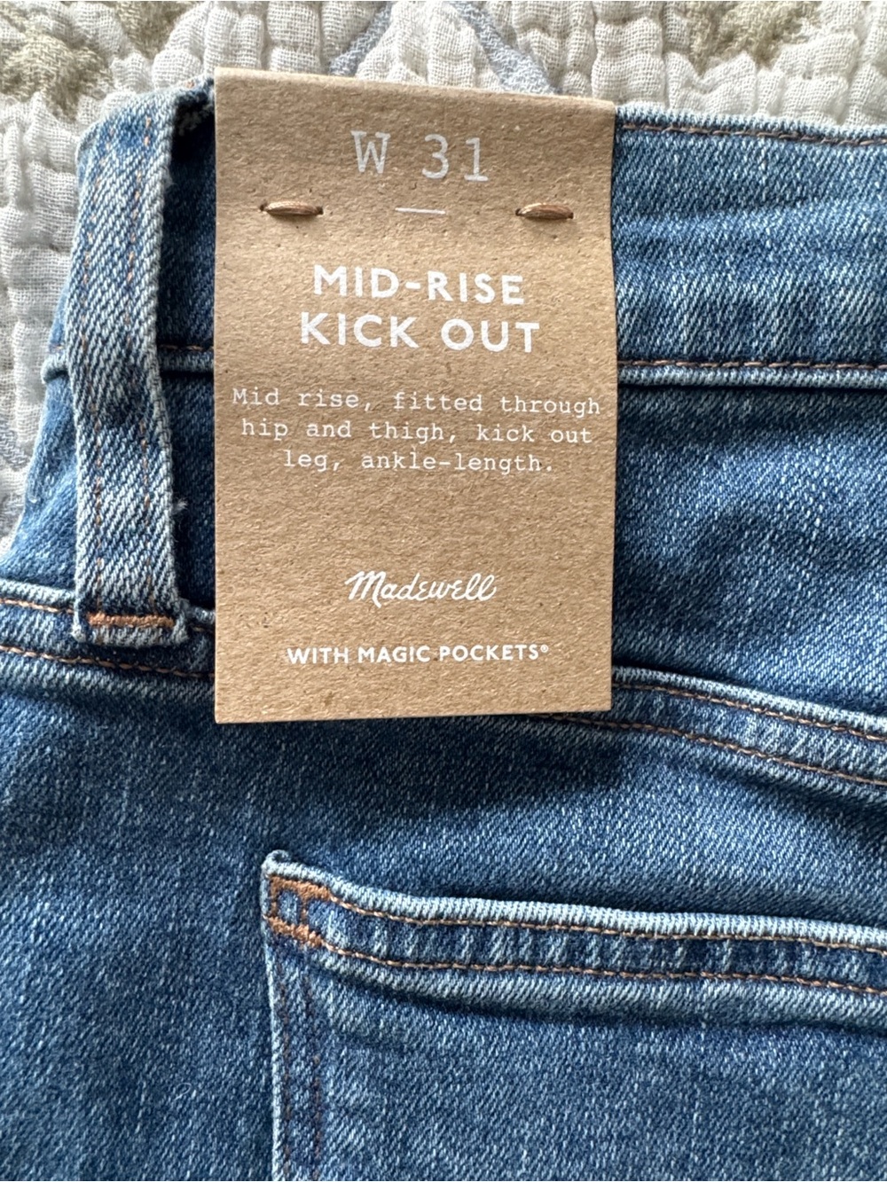 Madewell Women’s Light/Medium Blue Straight Kick Out Jeans